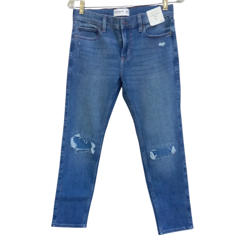 Abercrombie Kids super skinny patched distressed sz 13/14 Short